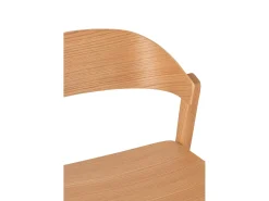 Silla de madera de fresno HIVA: diseño limpio y encanto natural
