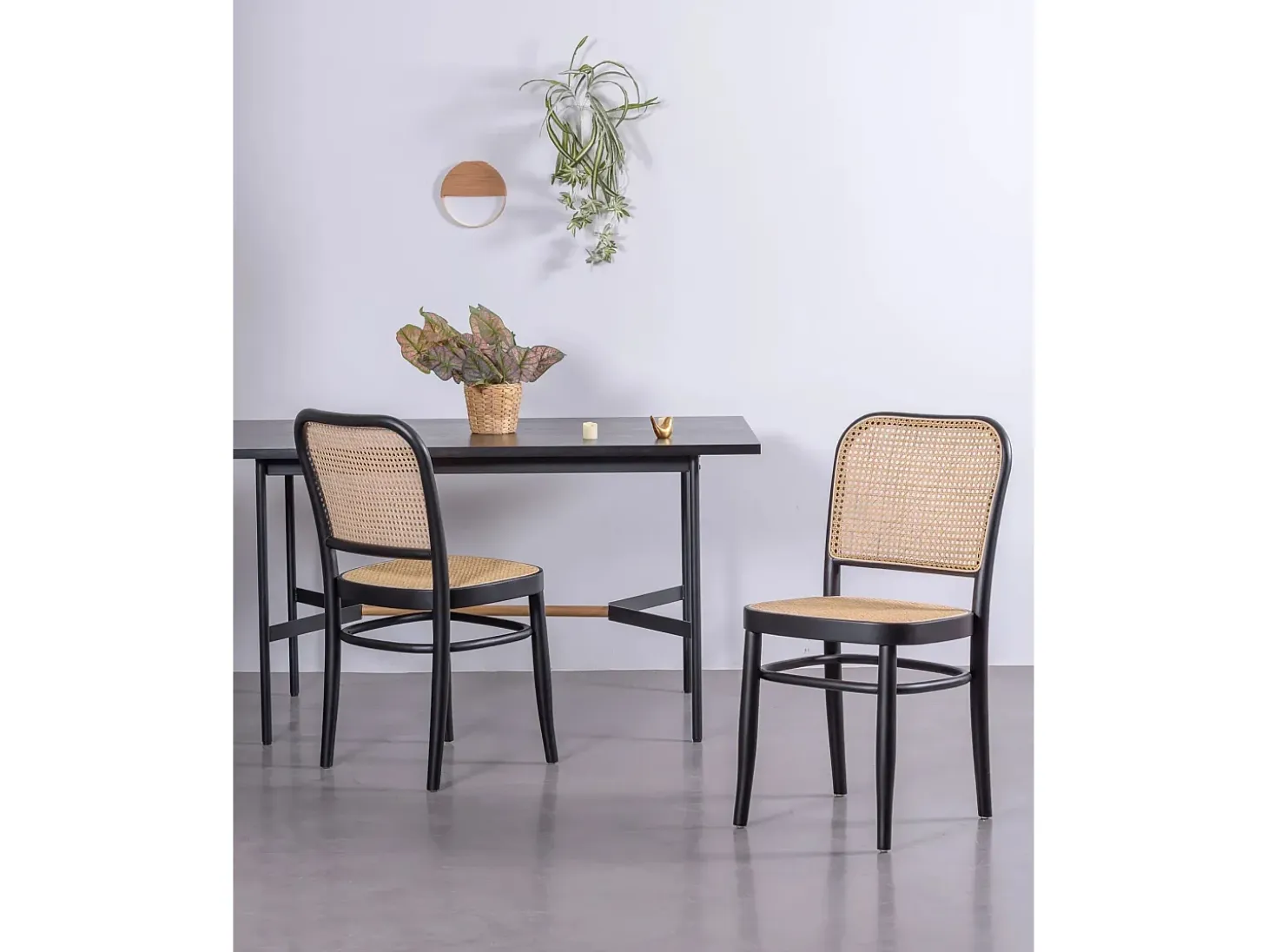 Silla de madera de haya con acabados de ratán natural - Moulin - Negro