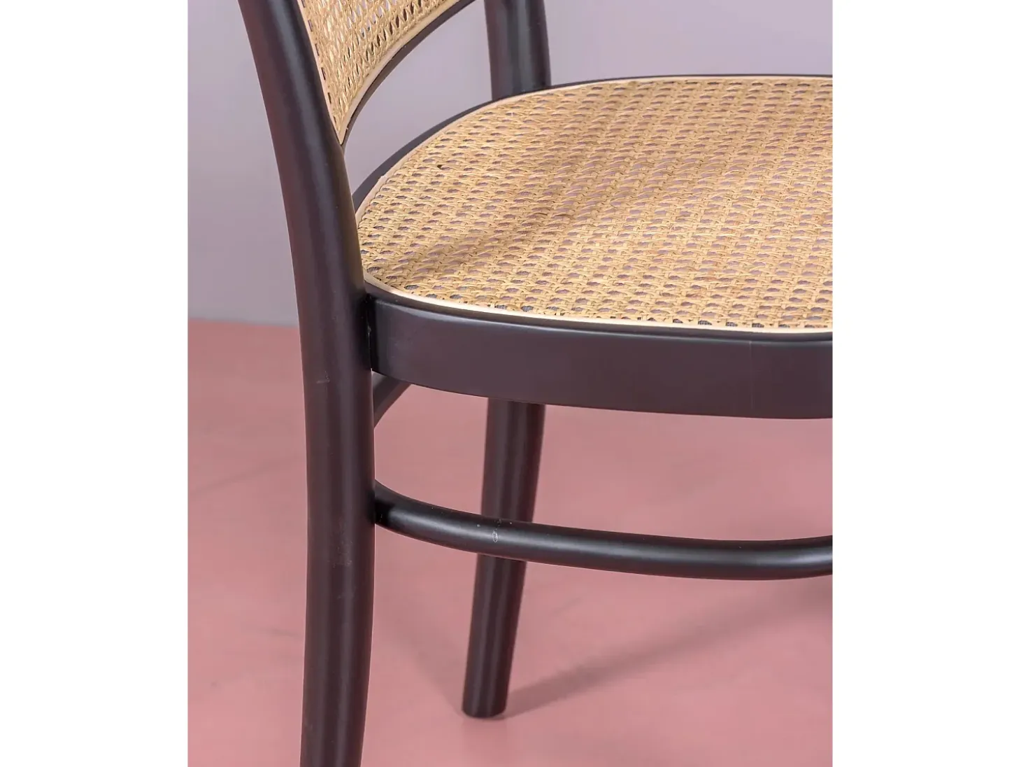 Silla de madera de haya con acabados de ratán natural - Moulin - Negro