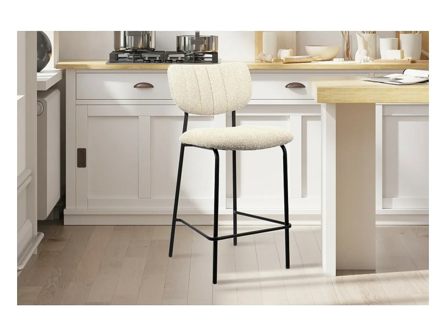 Silla de mostrador VENTURA – Tela beige – Patas de metal negro – Altura 97 cm – Estilo diseño/industrial