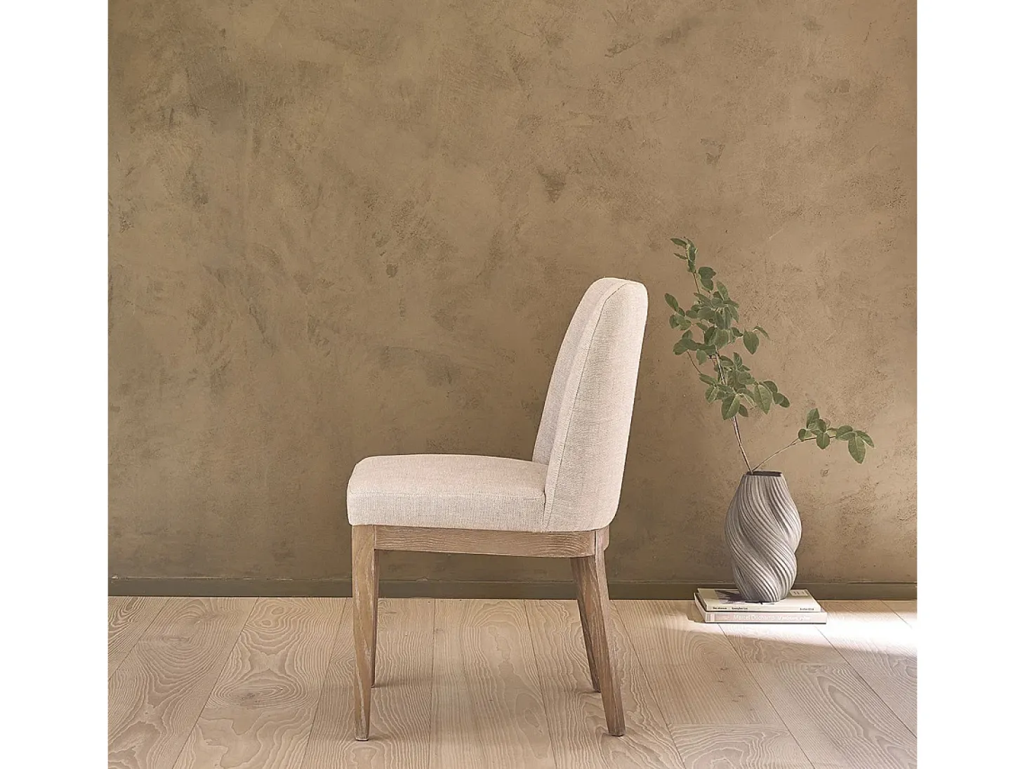 Silla de roble macizo y lino