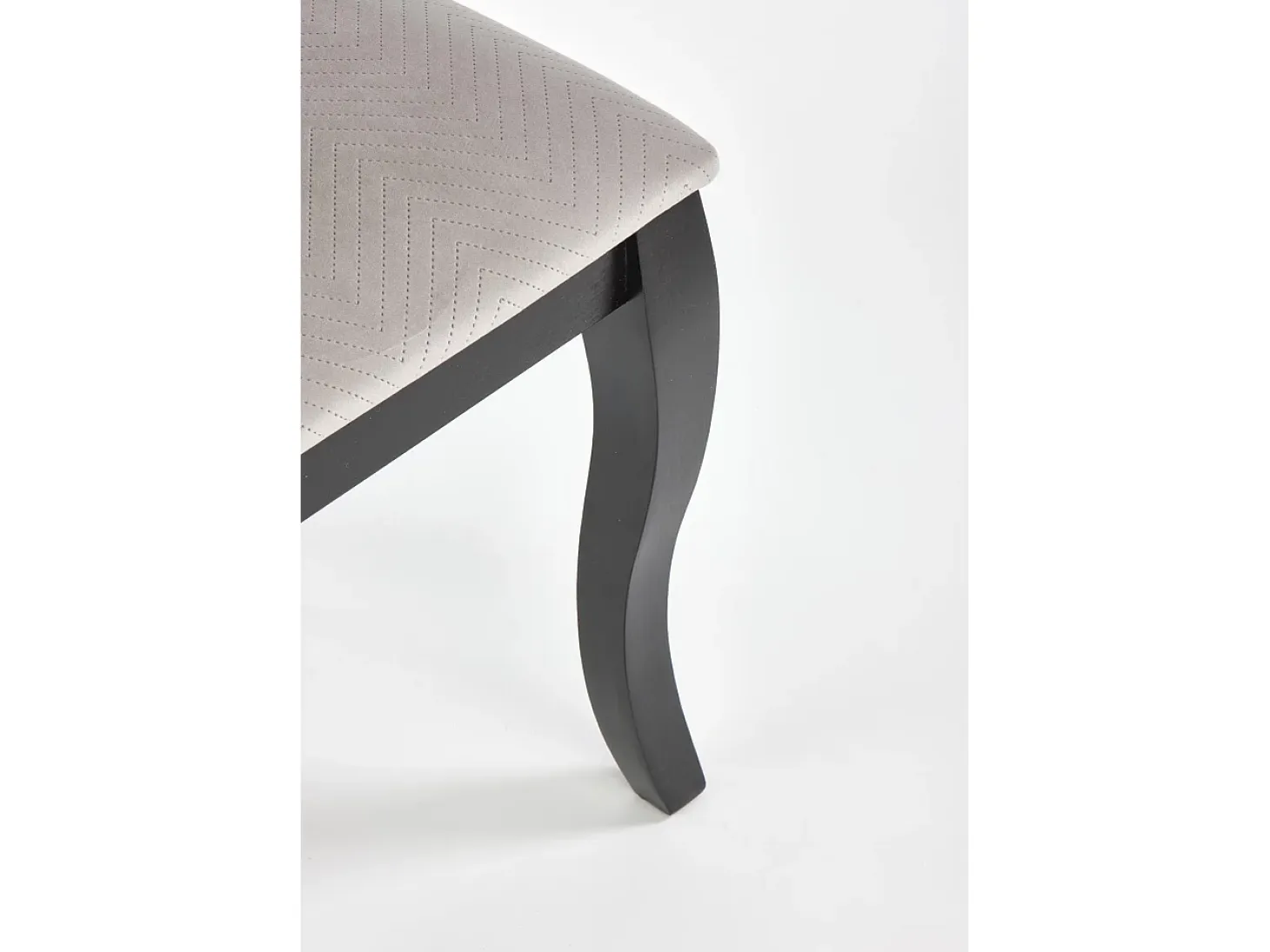 Silla medallón negra y beige en madera de Louis