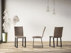 Silla moderna Tiroz de piel sintética y patas de metal antracita-Color Blanco