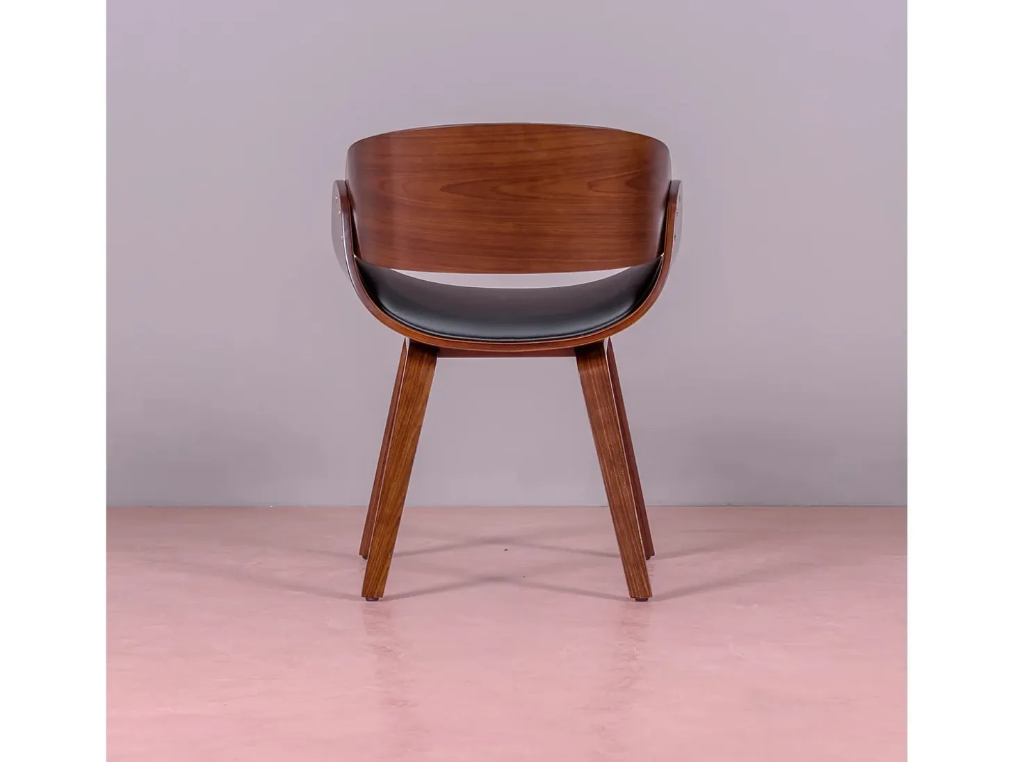 Silla nórdica con reposabrazos en madera oscura de nogal y tapizada en polipiel - Burrow S - Negro