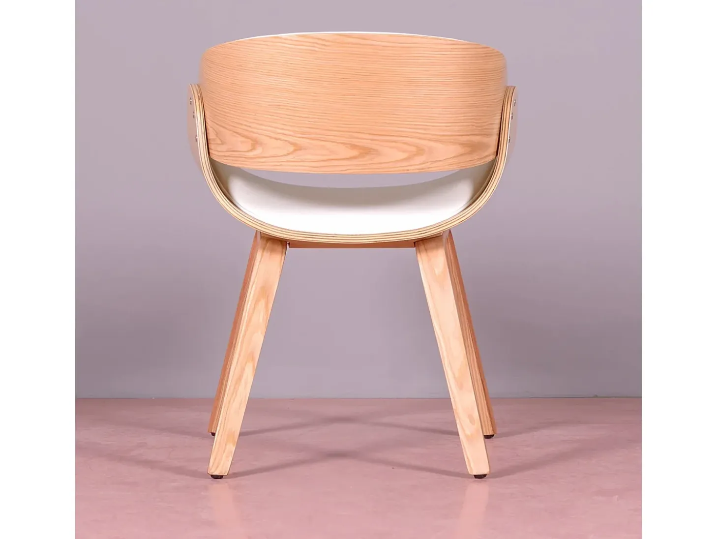 Silla nórdica de madera clara de arce con cojín de polipiel - Burrow S - Blanco