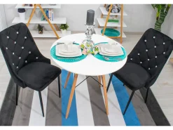 Silla Valora AMORE de terciopelo negro con patas de metal x1