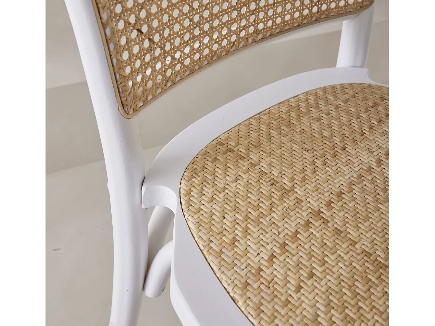 Silla vintage de madera y ratán, set de 2 blanco