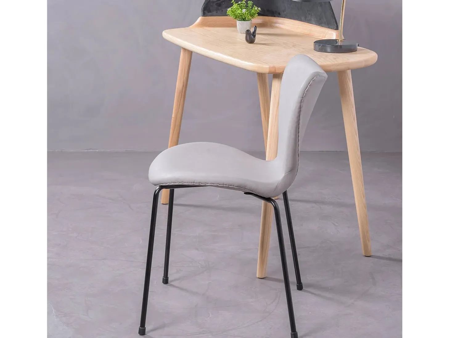 Silla vintage tapizada en polipiel desgastado - Seven - Gris