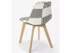 Silla Vinto en tejido patchwork blanco y gris y patas de madera natural