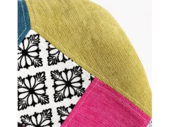 Silla Wany de tela patchwork y patas de haya maciza clara