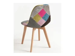 Silla Wany de tela patchwork y patas de haya maciza clara