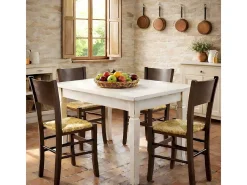 Sillas de comedor Lucy, juego de 2, en madera de nogal oscuro con asiento de paja.