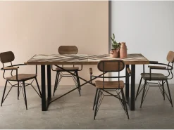 Sillón estructura metal asiento y respaldo de madera