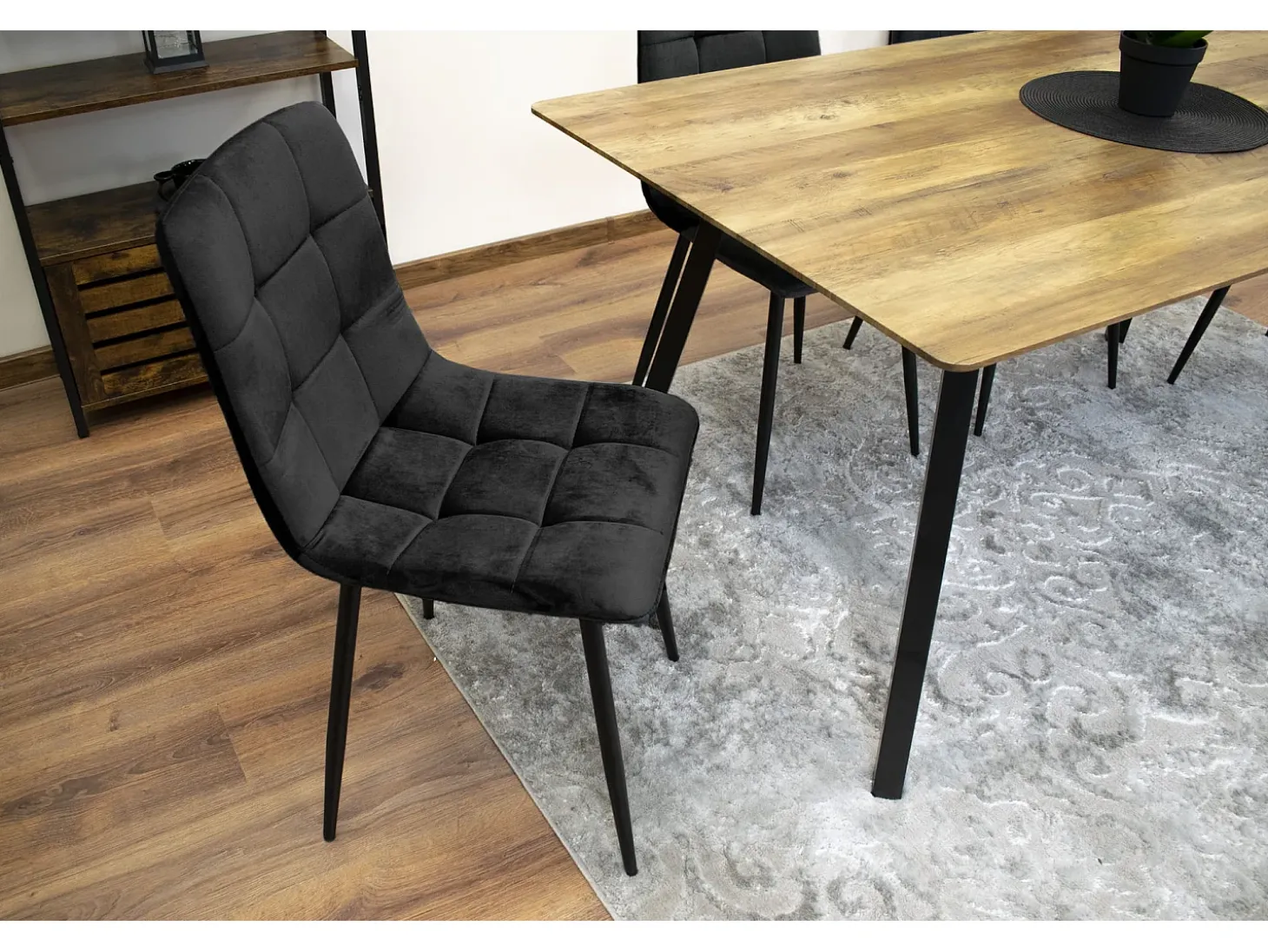 Sillón Valora PYRA de terciopelo negro, diseño moderno para sala de estar