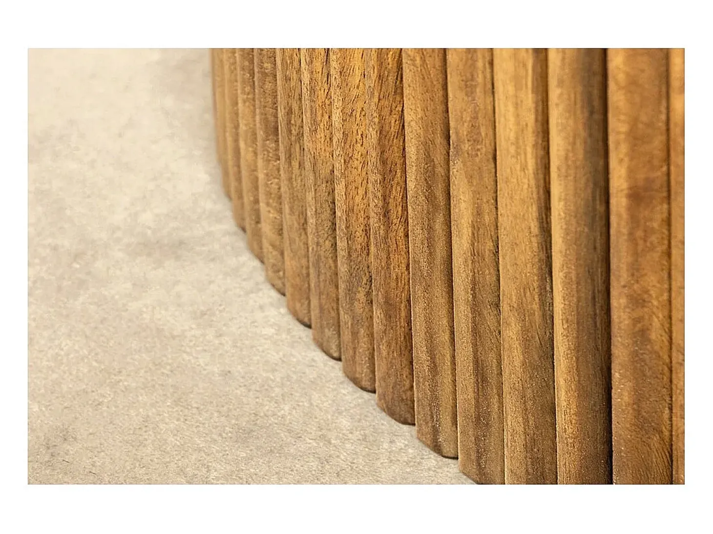 Table YONA – Redonda diámetro 120 cm – Madera maciza de mango barnizada – Con almacenamiento integrado – Estilo rústico