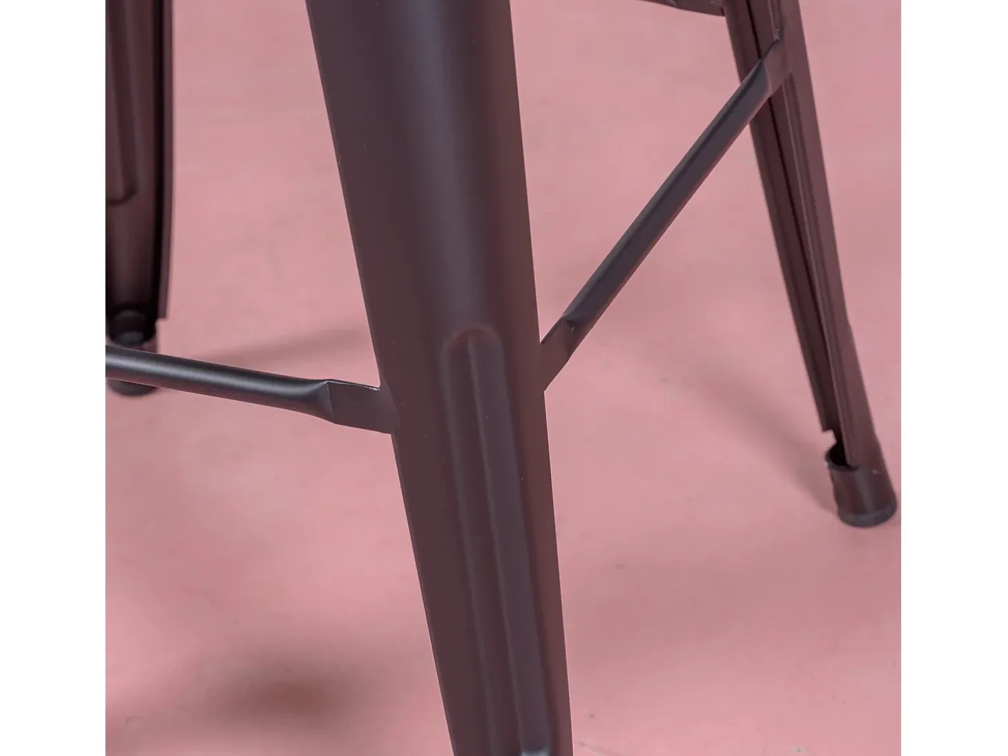 Taburete metálico industrial con respaldo bajo (76cm) - Bistro - Negro