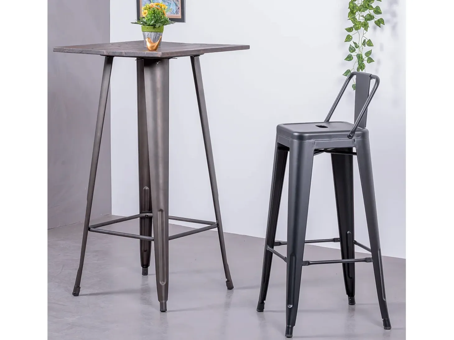 Taburete metálico industrial con respaldo bajo (76cm) - Bistro - Negro