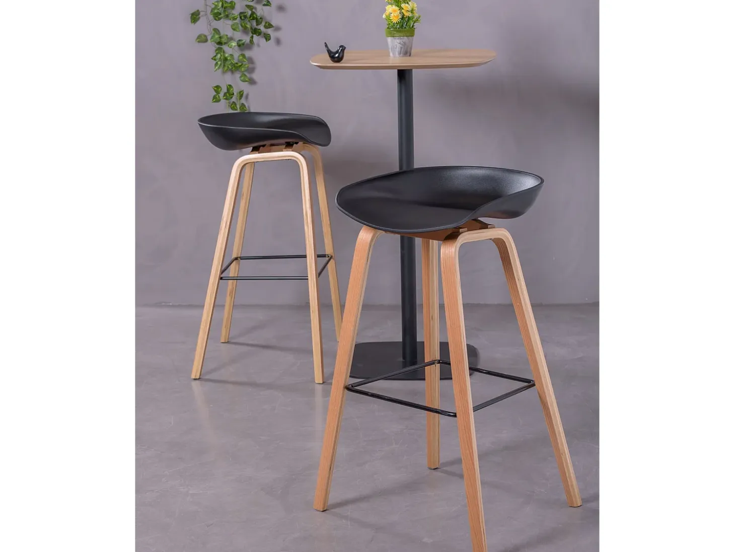 Taburete nórdico con patas de madera de haya (75cm) - Daxer - Negro