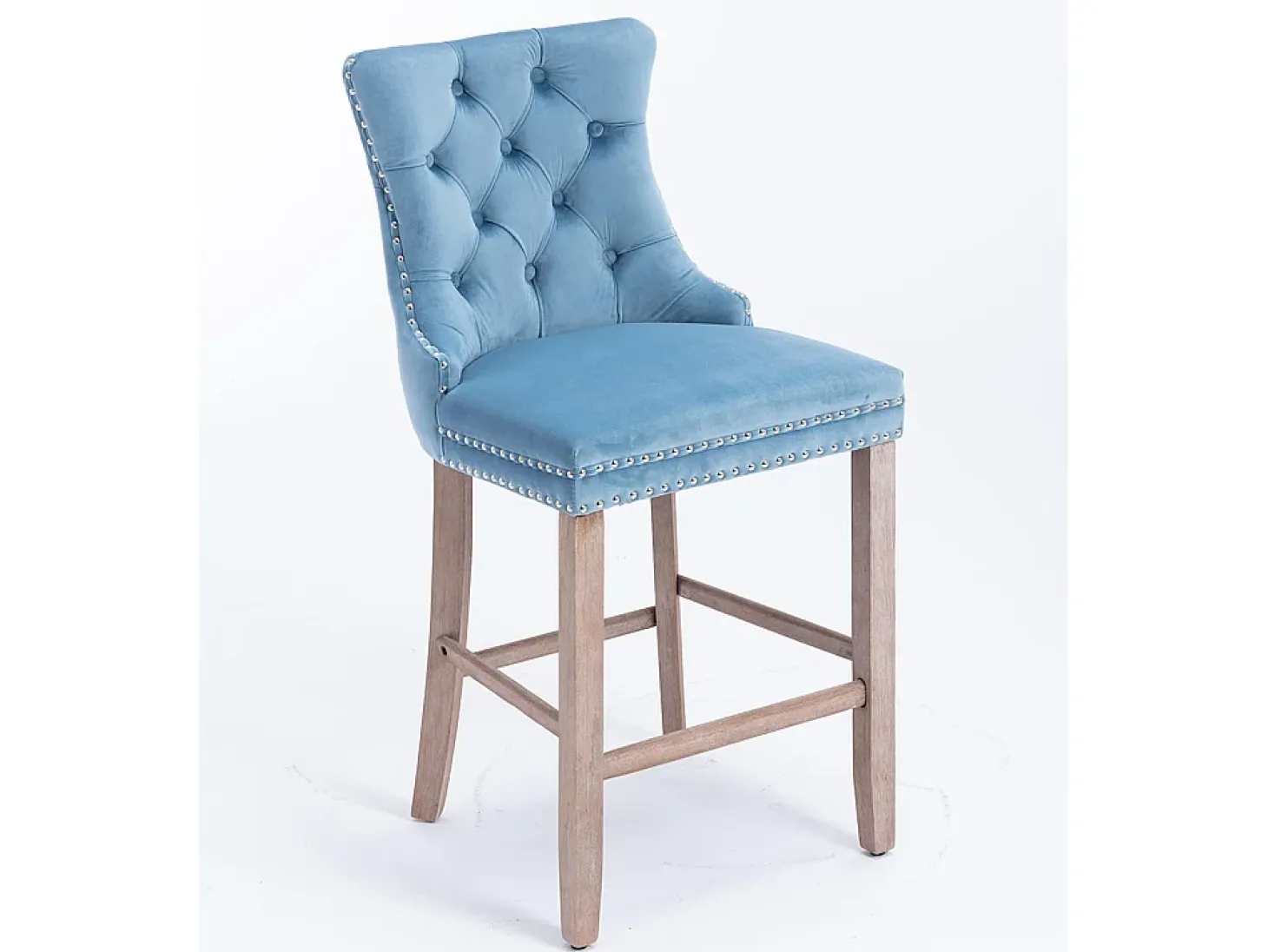 Taburetes de bar tapizados, juego de 2. Con remaches decorativos y patas de madera. Adornos cromados con remaches. Tapizado de terciopelo, azul claro.
