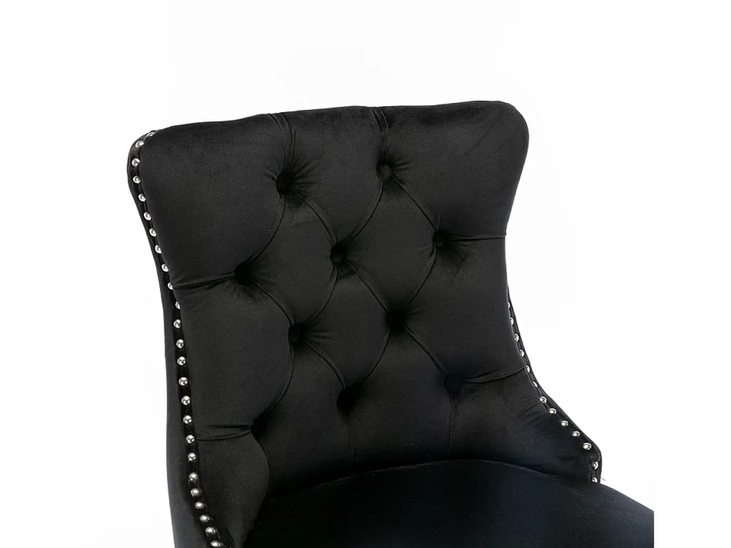 Taburetes de bar tapizados, juego de 2. Con remaches decorativos y patas de madera. Adornos cromados con remaches. Tapizado de terciopelo negro.