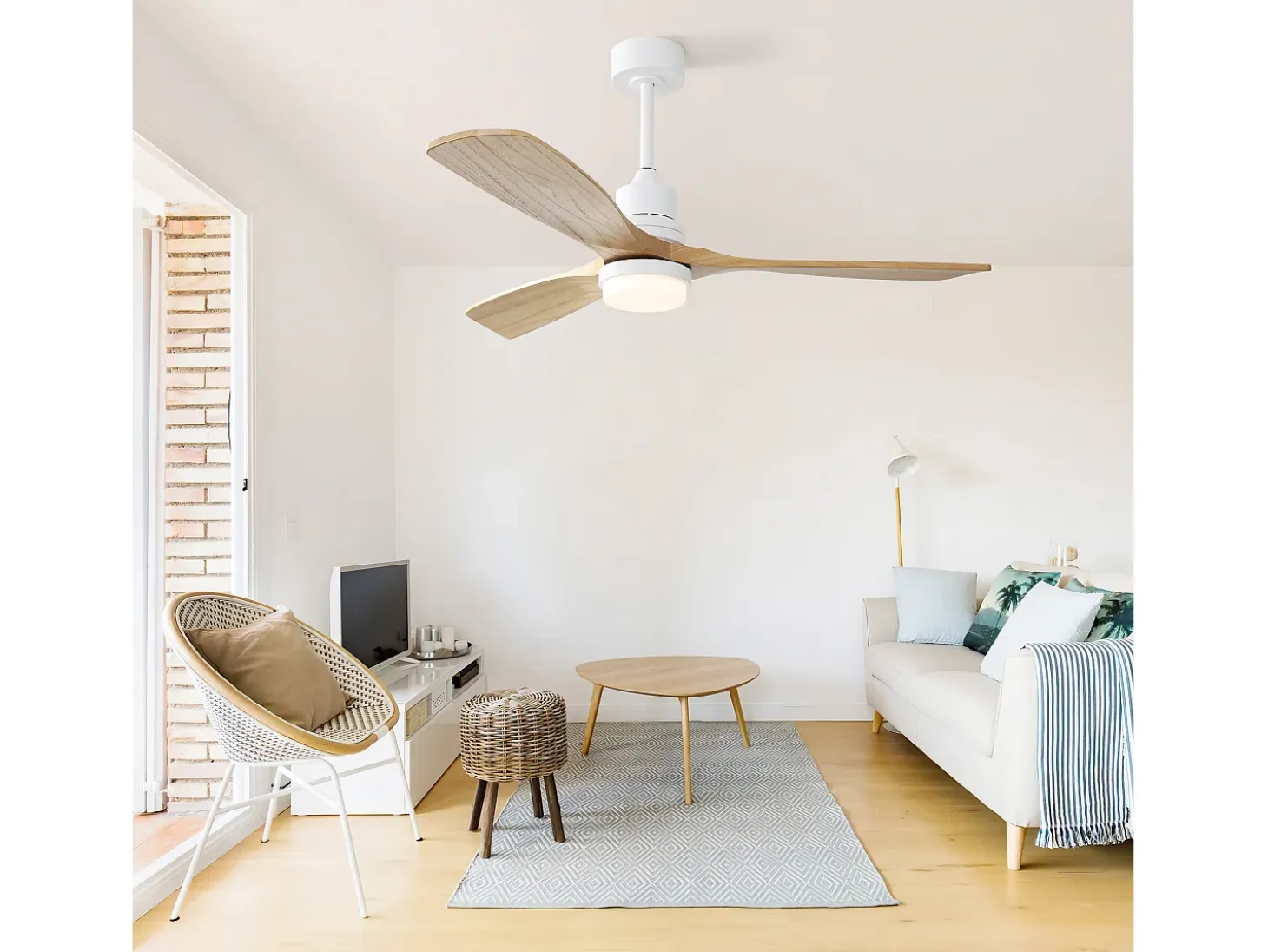 Ventilador de techo de 132 cm, 3 aspas de madera con LED, 6 velocidades y temporizador, motor CC reversible, color blanco