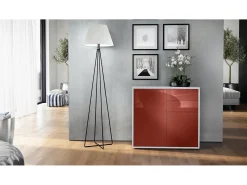 Vladon Cajonera Ben, Cómoda con 2 Puertas y 2 Cajones Blanco mate/Burdeos de alto brillo (79 x 74 x 36 cm)